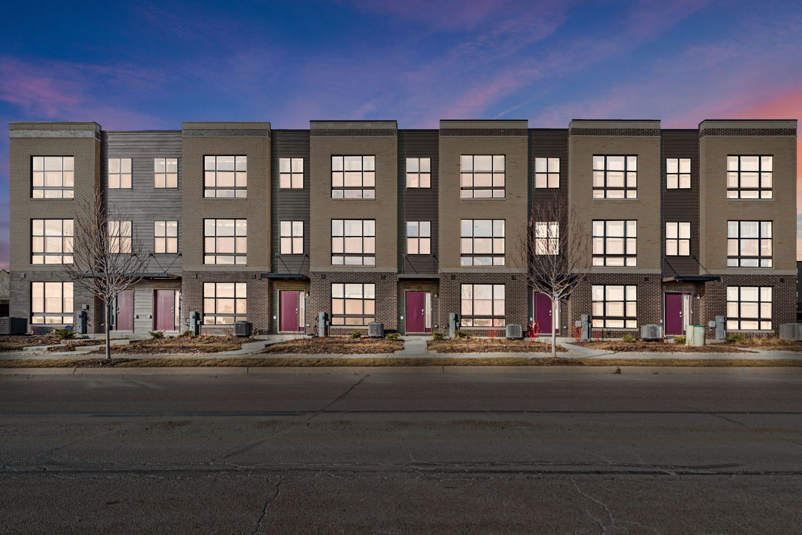 338 Summit Circle Lombard, IL 60148 - Photo 1 of 24