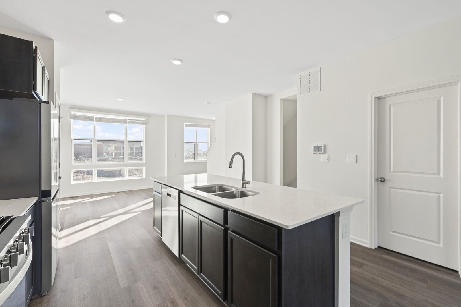 338 Summit Circle Lombard, IL 60148 - Photo 9 of 24