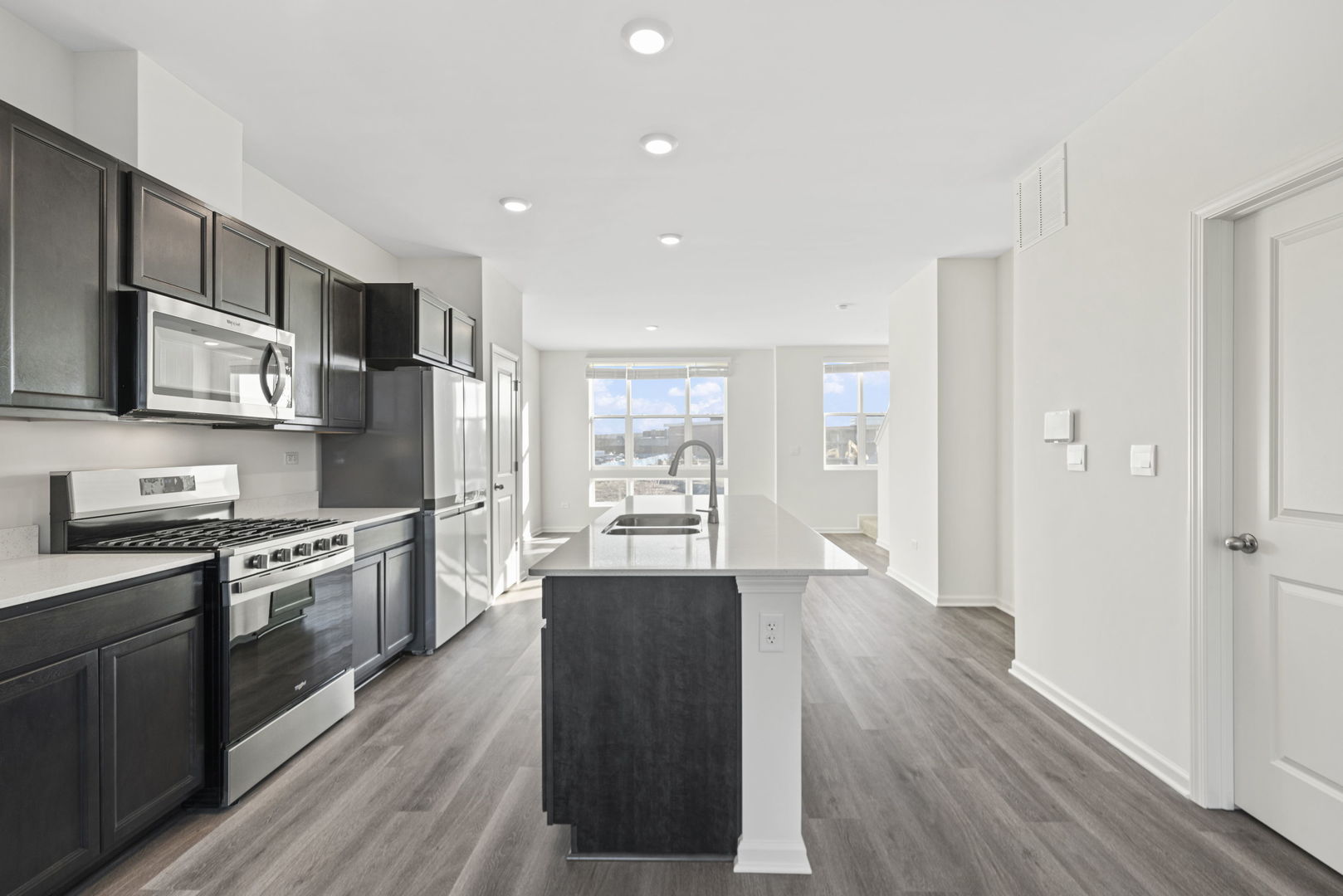 338 Summit Circle Lombard, IL 60148 - Photo 10 of 24