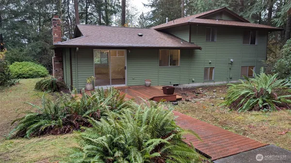 $695,000 | 16826 41st Street East, Lake Tapps, WA 98391