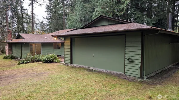 $695,000 | 16826 41st Street East, Lake Tapps, WA 98391