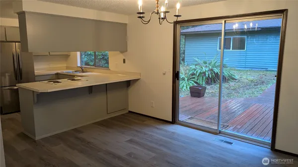 $695,000 | 16826 41st Street East, Lake Tapps, WA 98391