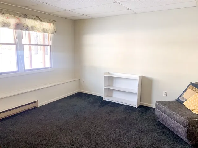 $2,200 | 51 1/2 Hatfield Street, Unit 6, Northampton, MA 01060