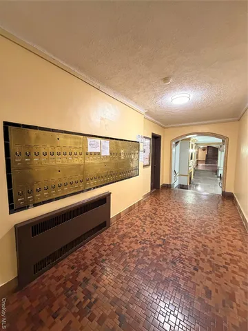 $199,000 | 61-41 Saunders Street, Unit B27 | Rego Park