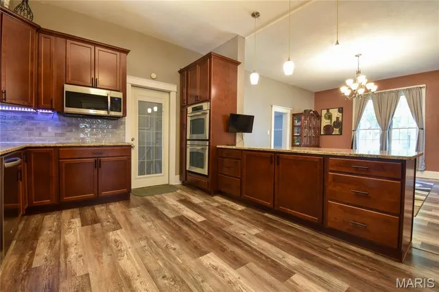 $274,999 | 821 North State Street, Litchfield, IL 62056