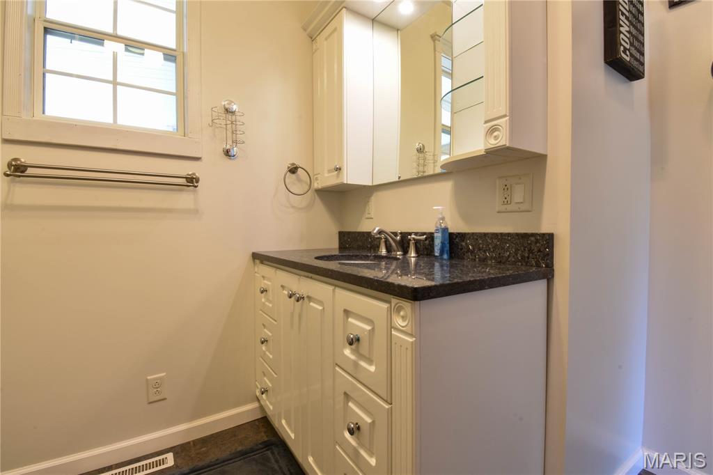 821 North State Street Litchfield, IL 62056 - Photo 23 of 48