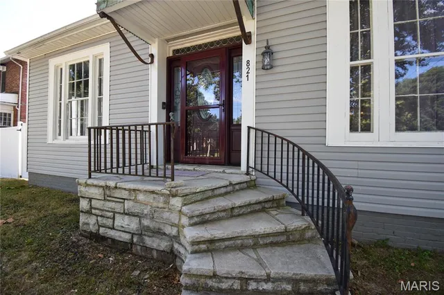 $274,999 | 821 North State Street, Litchfield, IL 62056