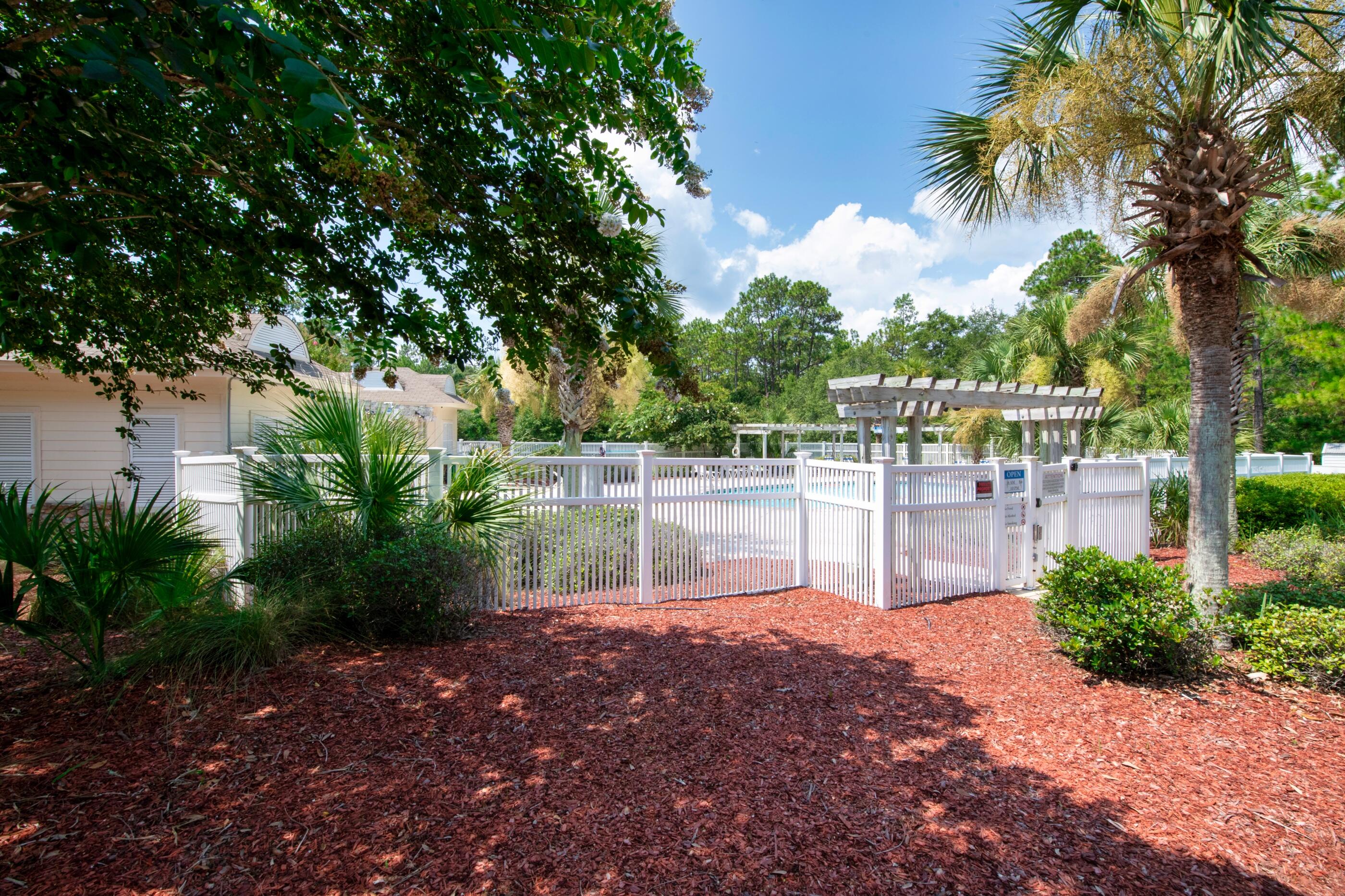 6215 Shire Lane Crestview, FL 32536 - Photo 33 of 36 a view of a backyard