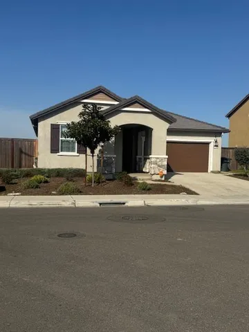$495,000 | 737 Featherstone Drive, Patterson, CA 95363