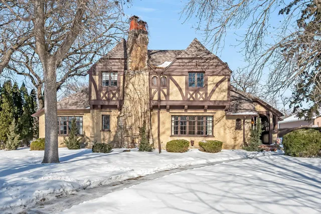 $209,000 | 126 West 2nd Street, Blue Earth, MN 56013