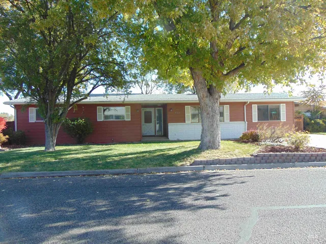 $320,000 | 332 Sears Drive, Ontario, OR 97914