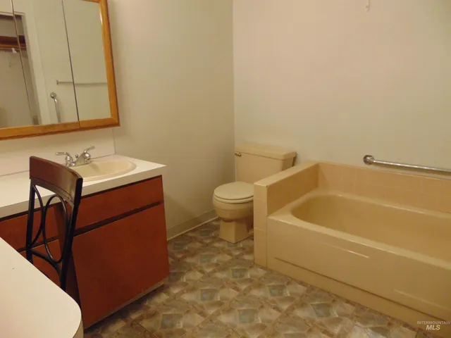 $320,000 | 332 Sears Drive, Ontario, OR 97914