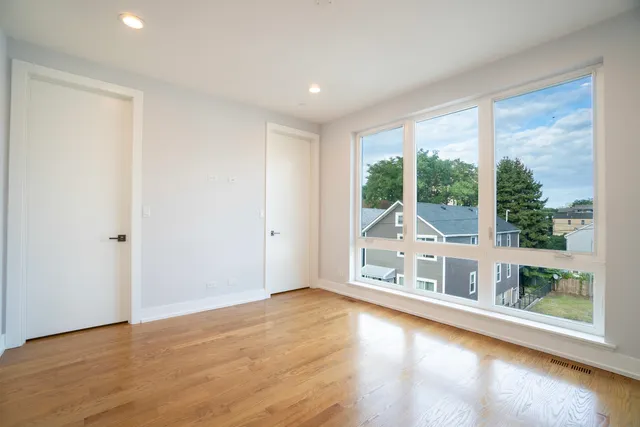 $979,500 | 1920 South Shelby Court, Chicago, IL 60608