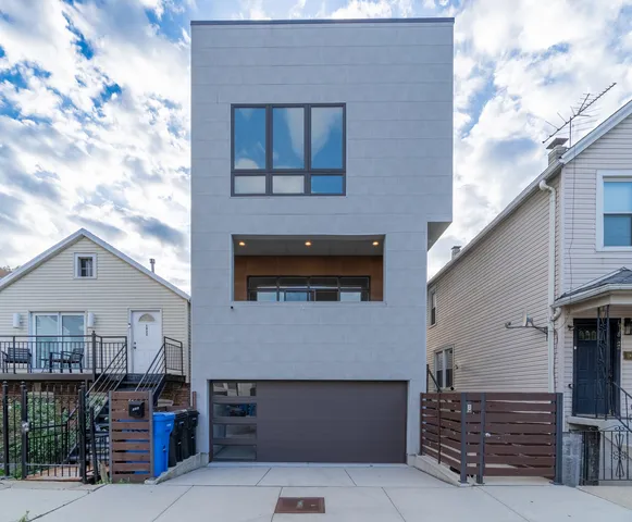 $979,500 | 1920 South Shelby Court, Chicago, IL 60608