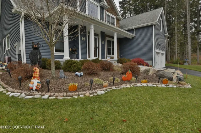 $745,000 | 142 Lexington Lane, Blakeslee, PA 18610