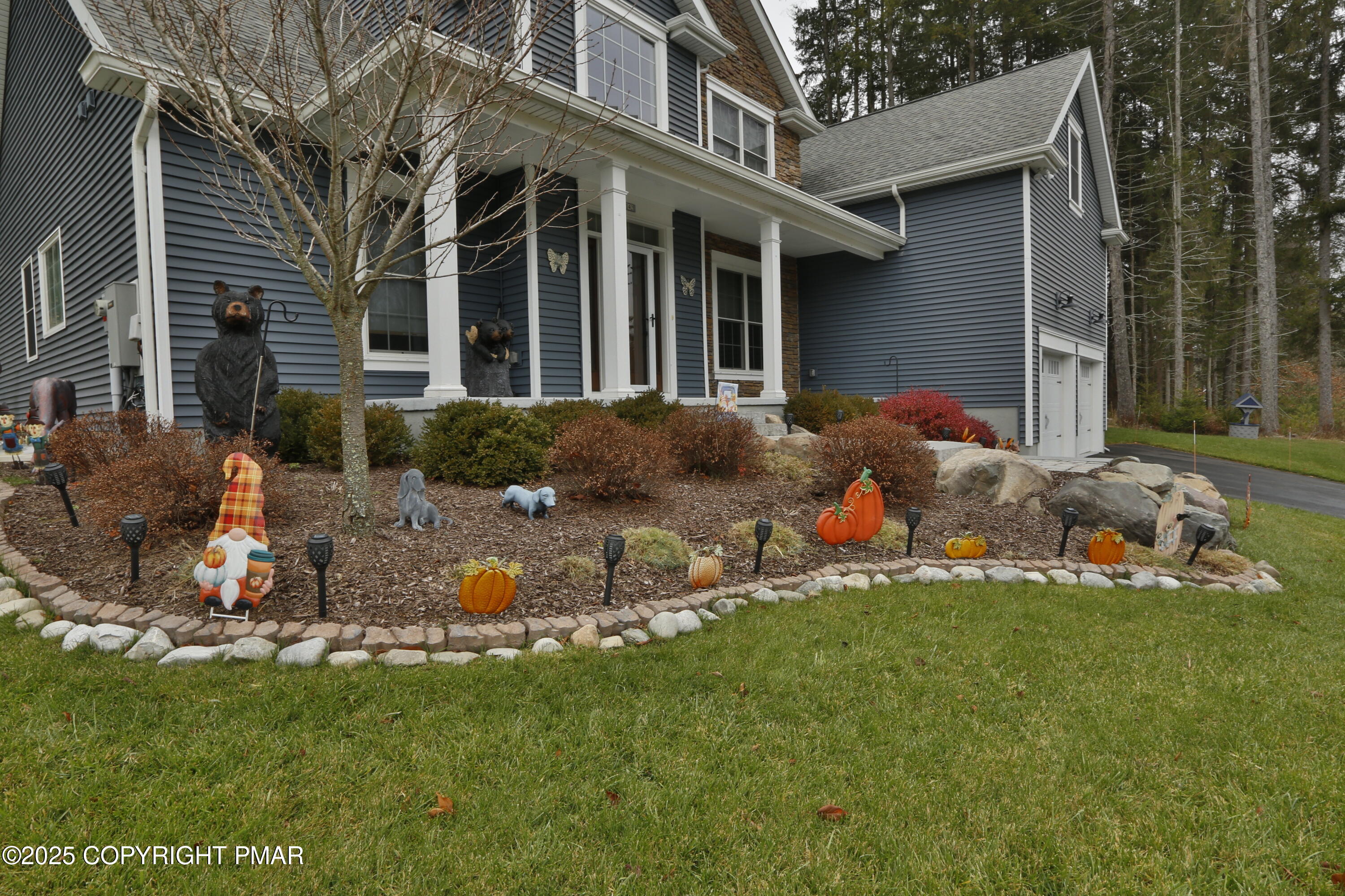 142 Lexington Lane Blakeslee, PA 18610 - Photo 16 of 69 Front Porch
