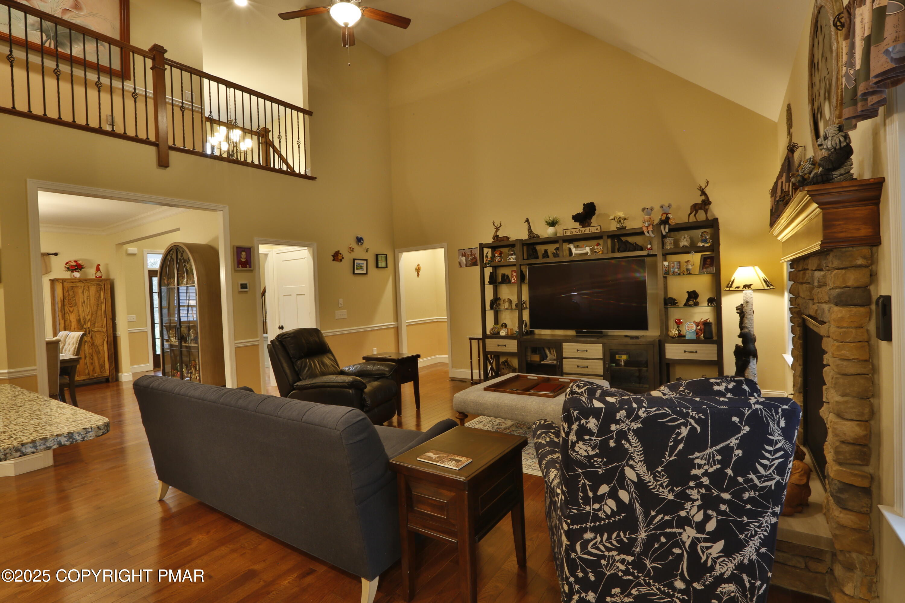 142 Lexington Lane Blakeslee, PA 18610 - Photo 20 of 69 Great Room