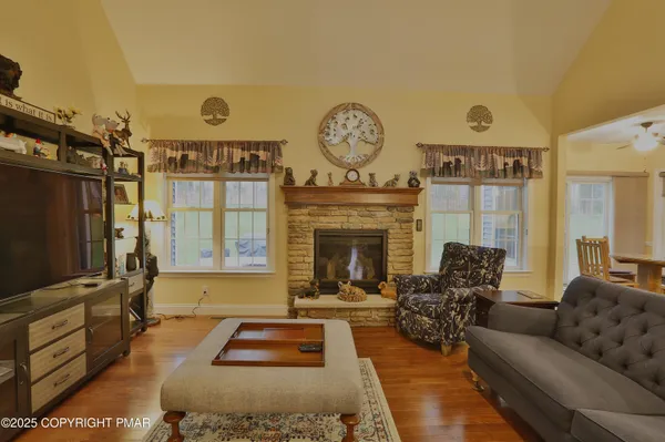 $710,000 | 142 Lexington Lane, Blakeslee, PA 18610