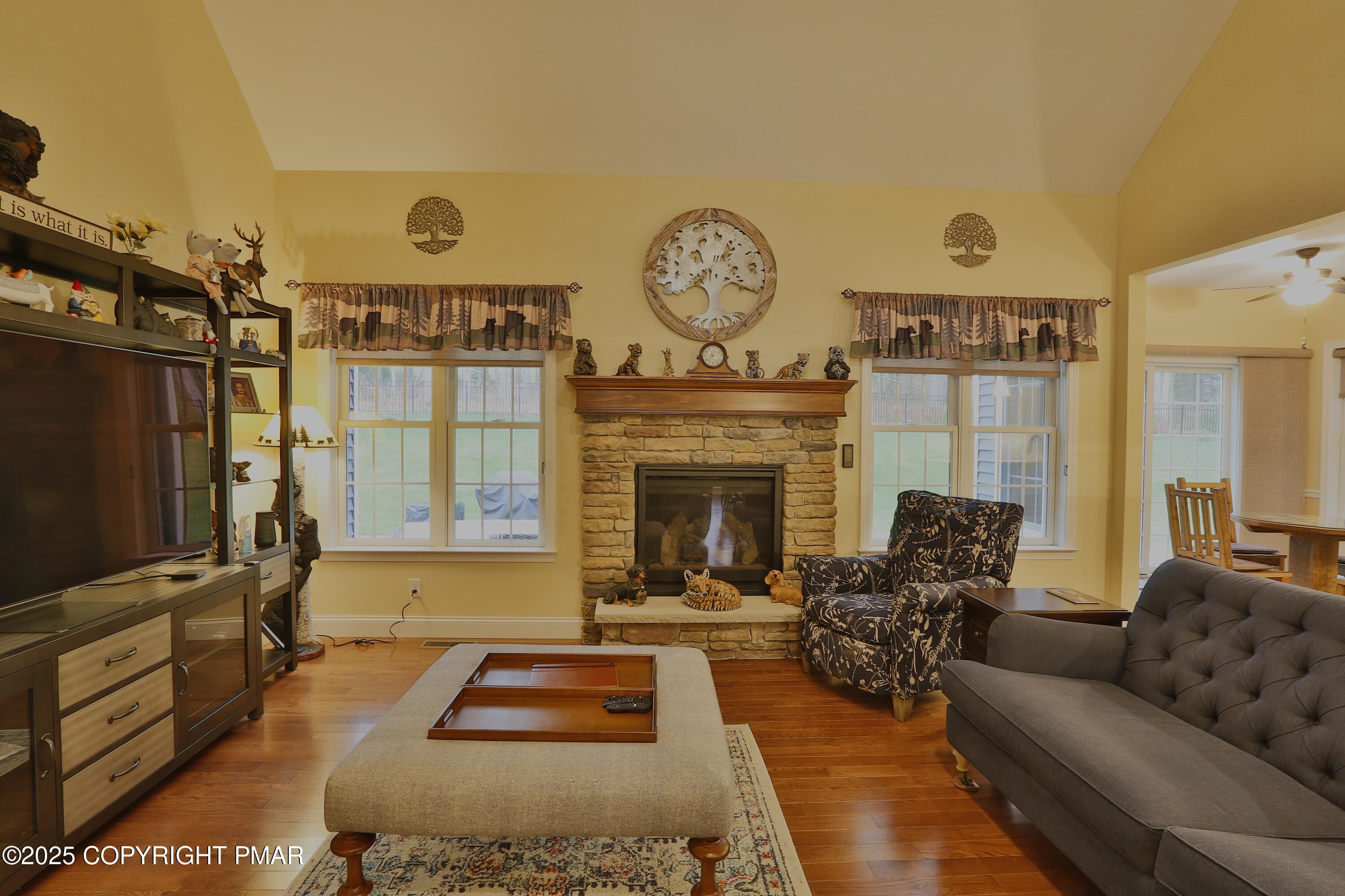 142 Lexington Lane Blakeslee, PA 18610 - Photo 23 of 69 Great Room