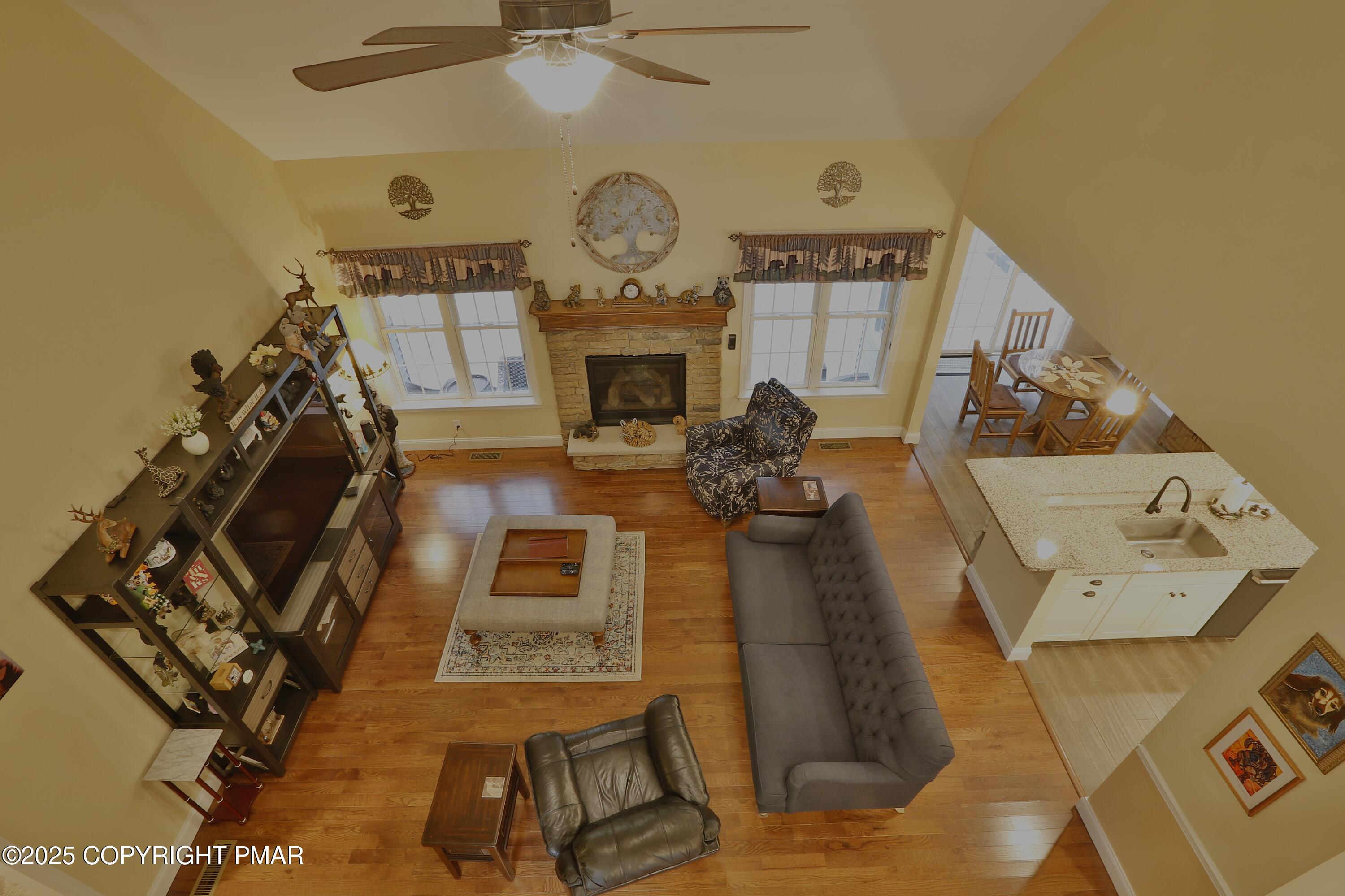 142 Lexington Lane Blakeslee, PA 18610 - Photo 24 of 69 Great Room