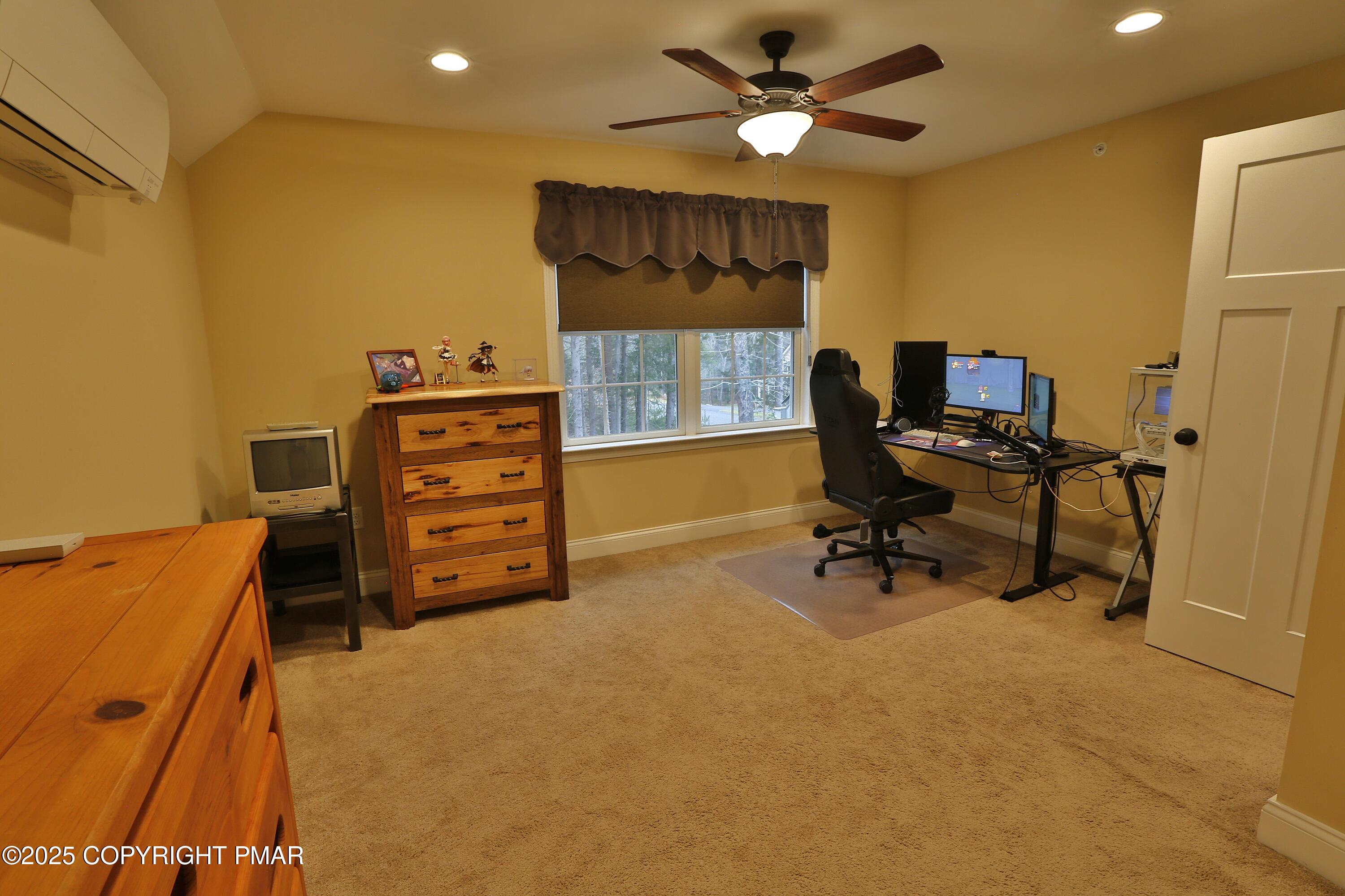 142 Lexington Lane Blakeslee, PA 18610 - Photo 44 of 69 Bedrm 3 (office)