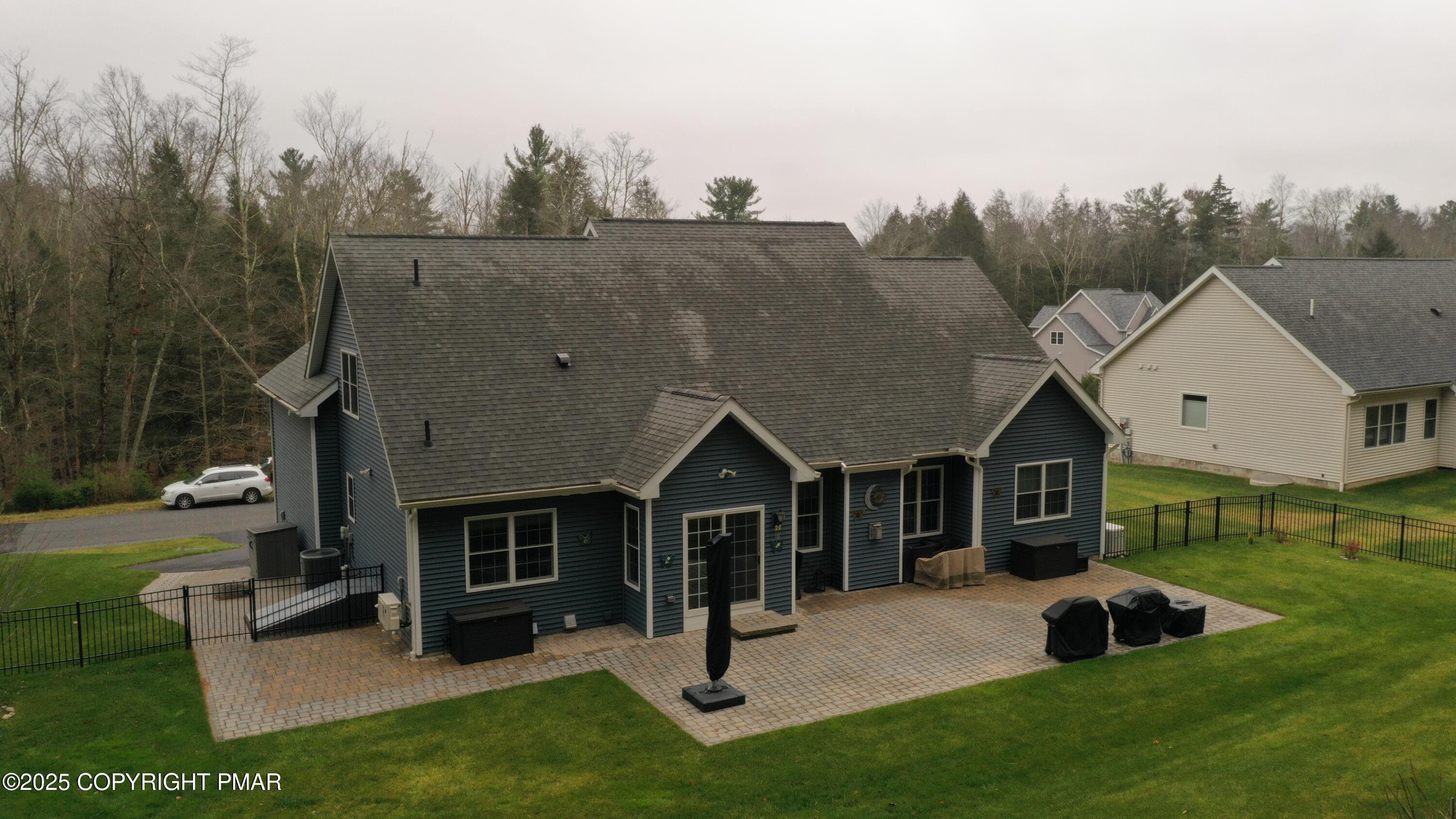 142 Lexington Lane Blakeslee, PA 18610 - Photo 5 of 69 Rear view