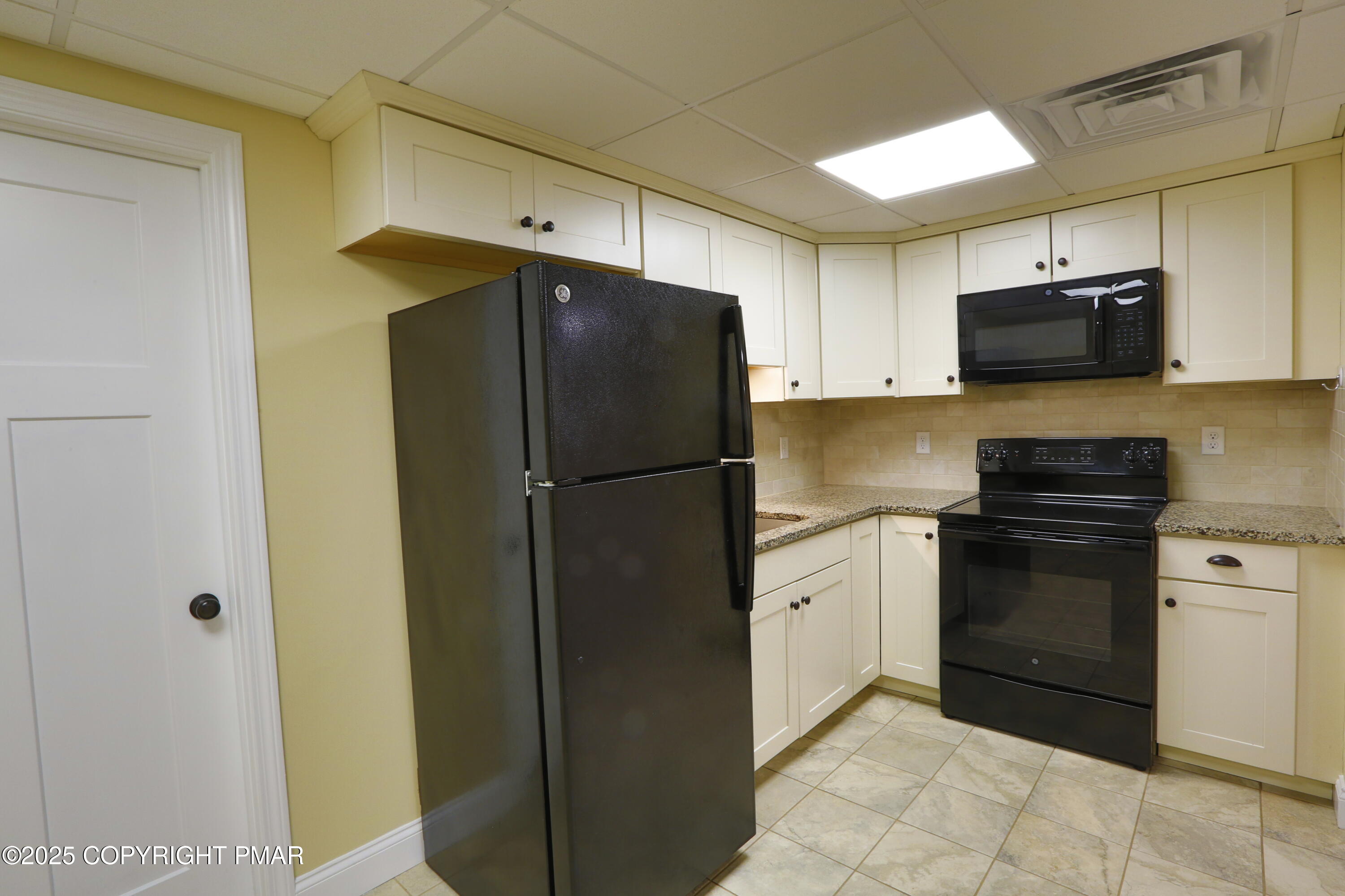142 Lexington Lane Blakeslee, PA 18610 - Photo 64 of 69 Lower Level Kitchen