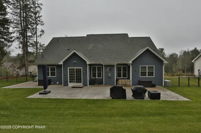 $745,000 | 142 Lexington Lane, Blakeslee, PA 18610