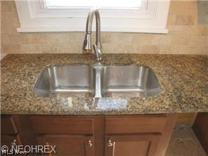 12876 Cedar Road Cleveland, OH 44118 - Photo 5 of 23 granite!