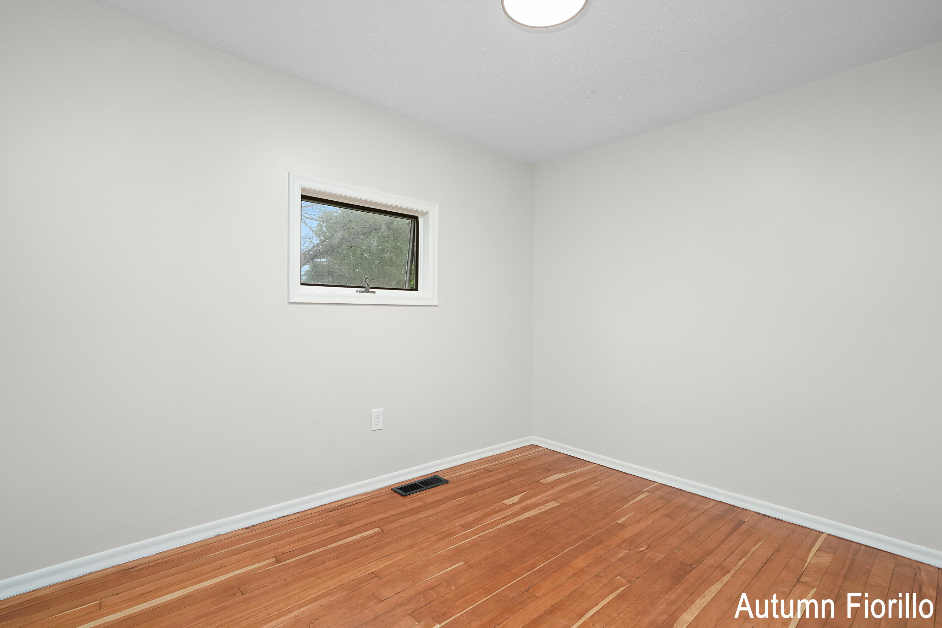 602 Kaiser Road Hastings, MI 49058 - Photo 9 of 16 DSC02809