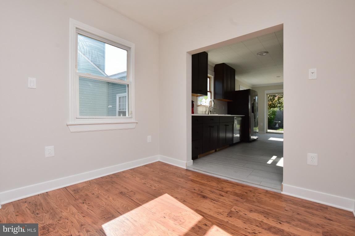 512 Bem Street Riverside, NJ 08075 - Photo 13 of 32 Living Room
