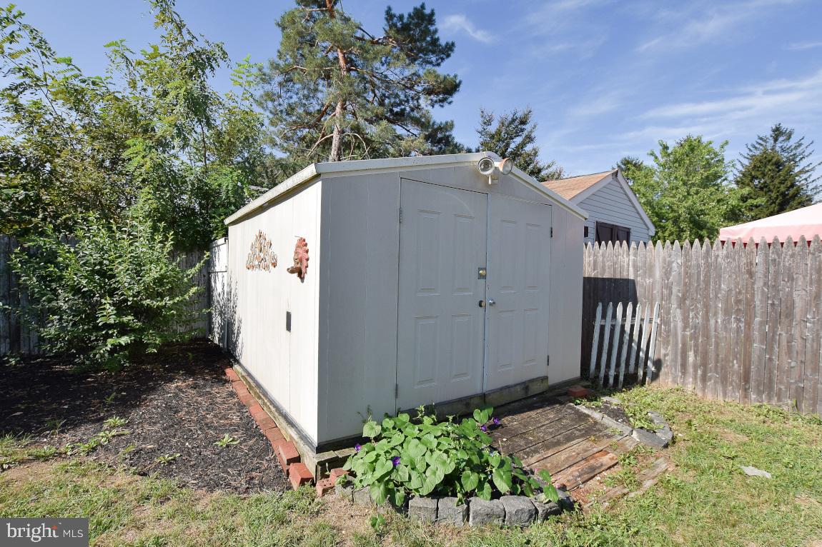 512 Bem Street Riverside, NJ 08075 - Photo 25 of 32 Shed