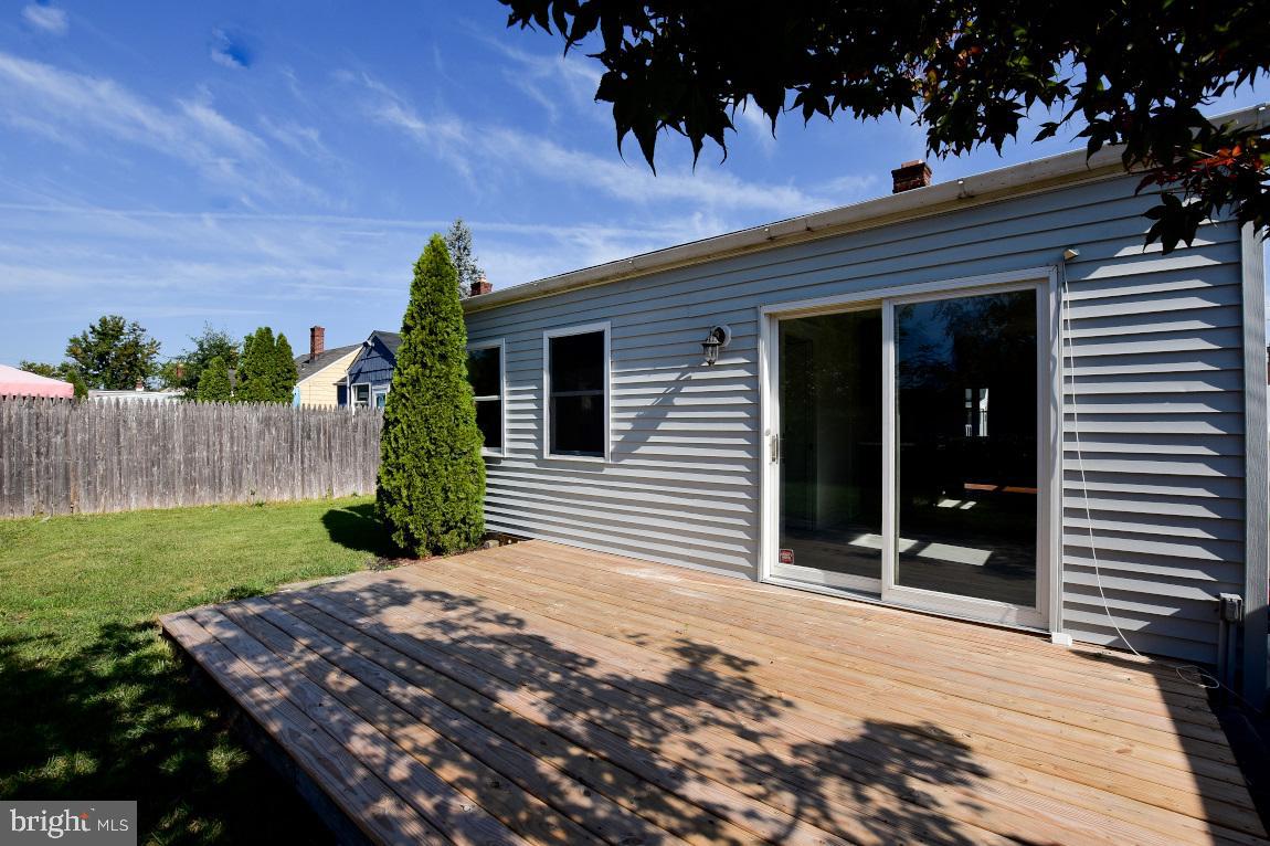 512 Bem Street Riverside, NJ 08075 - Photo 28 of 32 Deck