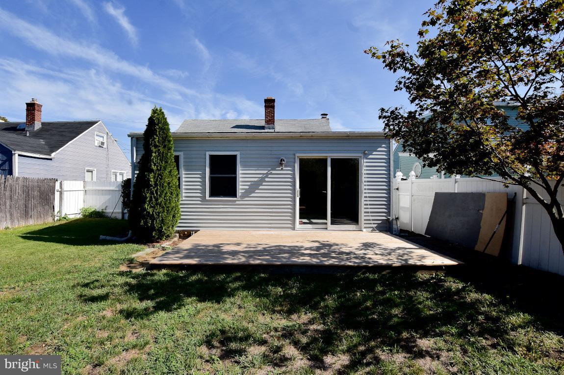 512 Bem Street Riverside, NJ 08075 - Photo 29 of 32 Deck