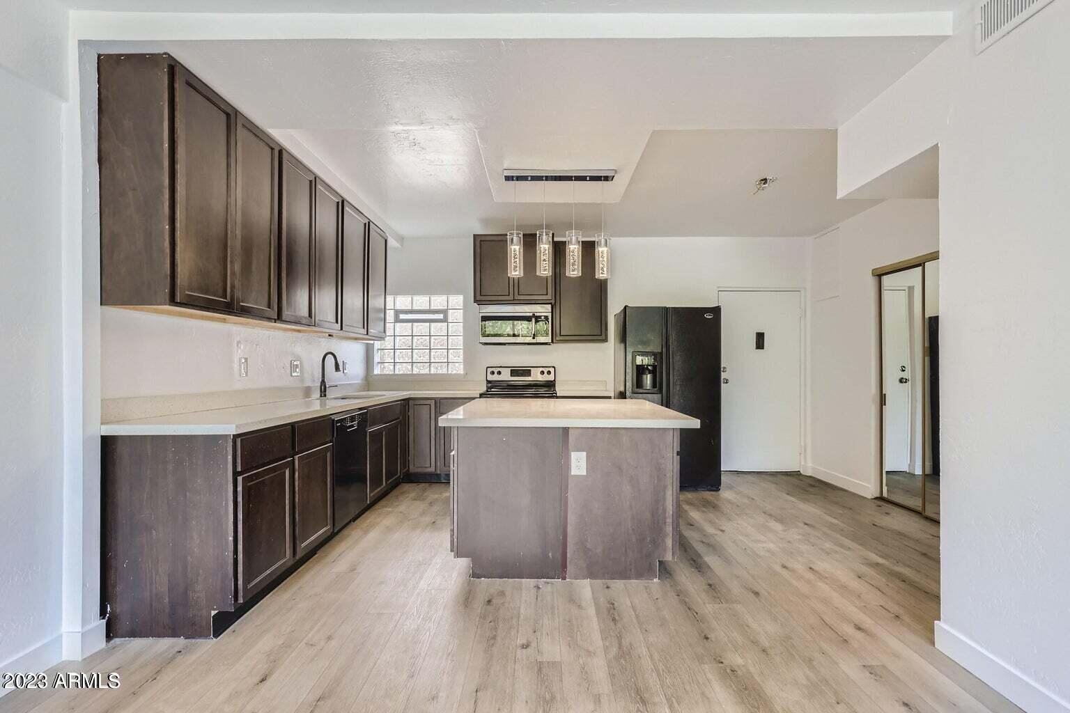 353 East Thomas Road, Unit C206 Phoenix, AZ 85012 - Photo 6 of 13 20220725153454353361000000-o