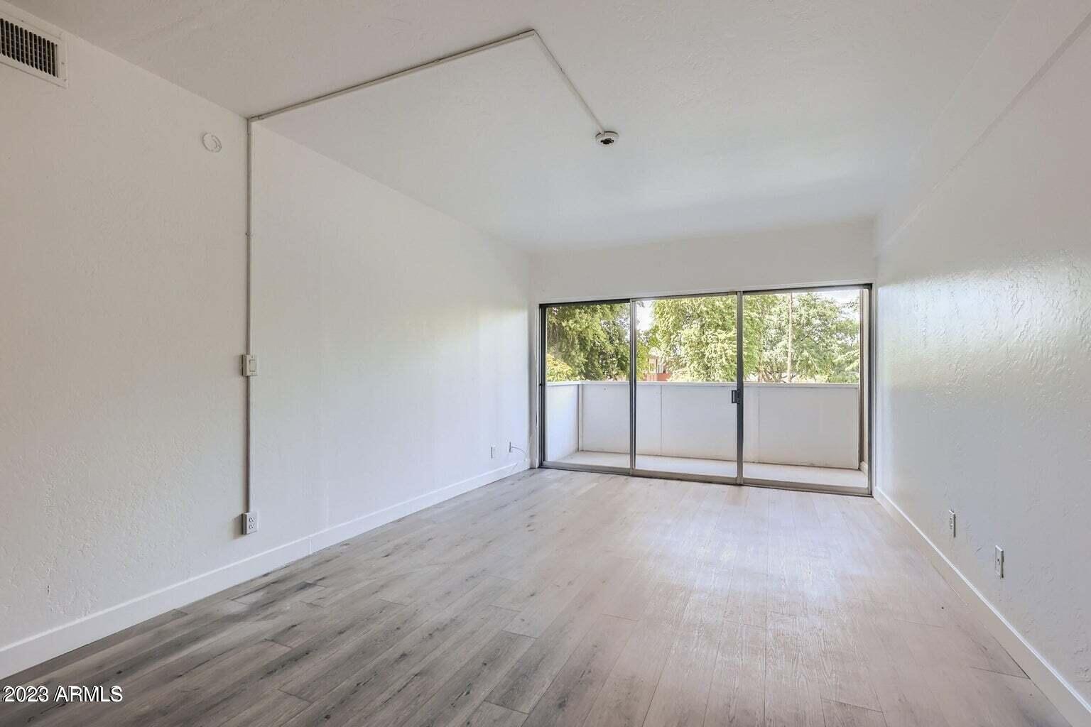353 East Thomas Road, Unit C206 Phoenix, AZ 85012 - Photo 7 of 13 20220725153501752658000000-o