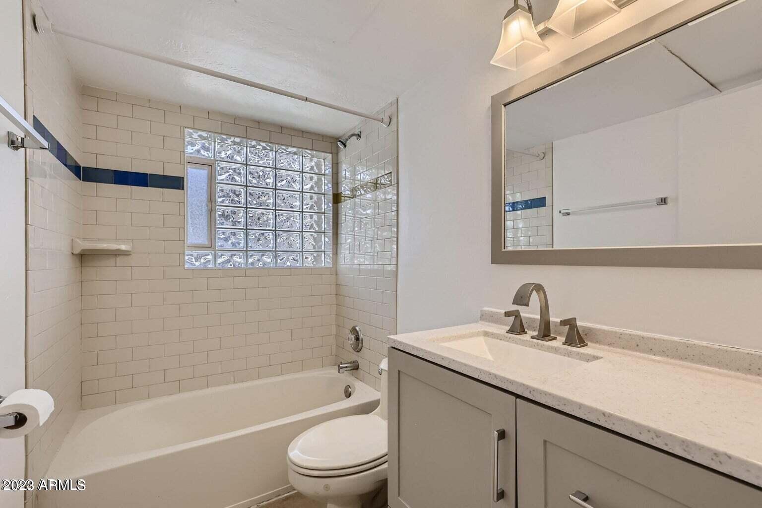 353 East Thomas Road, Unit C206 Phoenix, AZ 85012 - Photo 10 of 13 20220725153517858034000000-o
