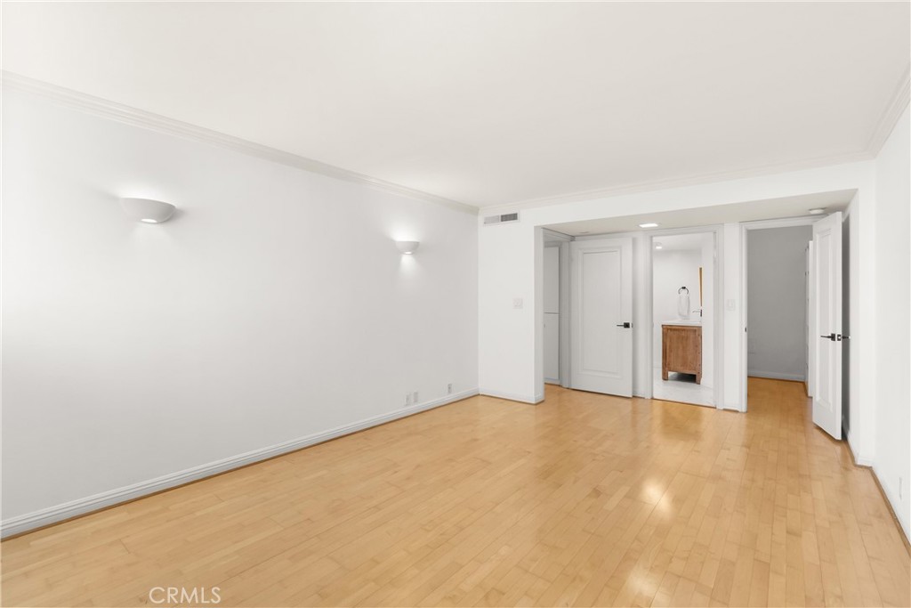 10535 Wilshire Boulevard, Unit 912 Los Angeles, CA 90024 - Photo 25 of 33 a view of an empty room