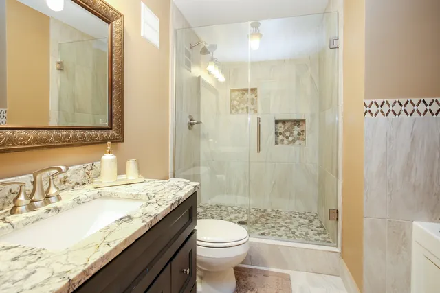 $285,000 | 1415 East Central Road, Unit 219C, Arlington Heights, IL 60005