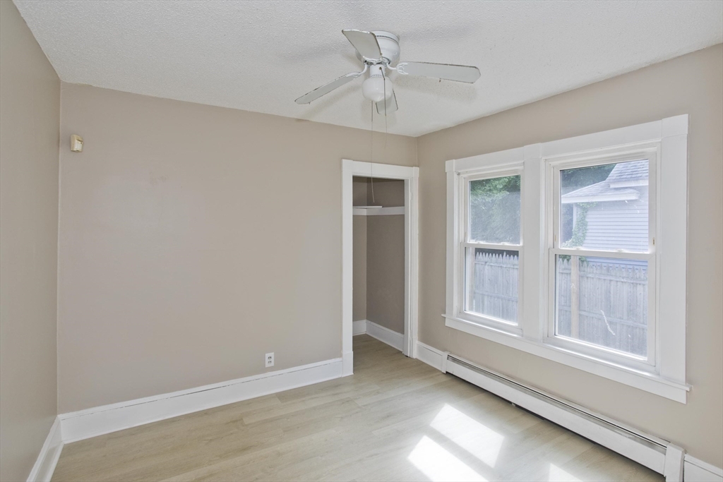 121 Dorset Street Springfield, MA 01108 - Photo 12 of 40