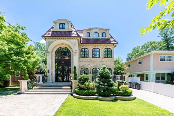 $5,795,000 | 187-10 Aberdeen Road | Jamaica Estates