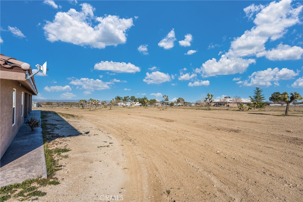 11423 Desert View Road Pinon Hills, CA 92372 - Photo 42 of 45