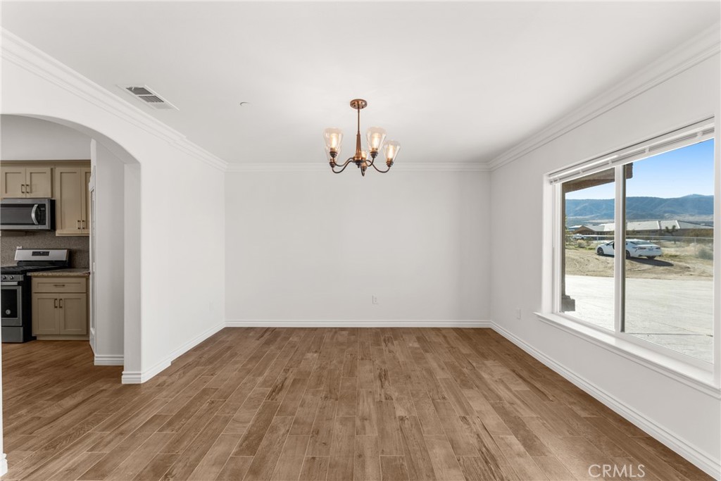 11423 Desert View Road Pinon Hills, CA 92372 - Photo 7 of 45