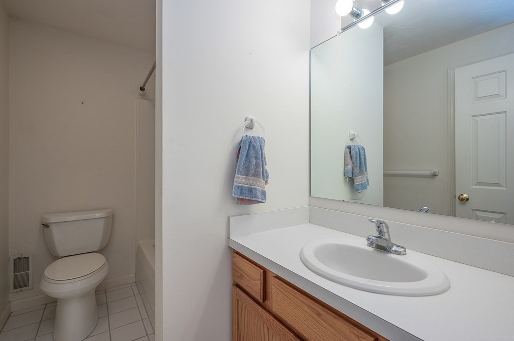 11 Cold Spring Drive, Unit D Sutton, MA 01590 - Photo 29 of 38