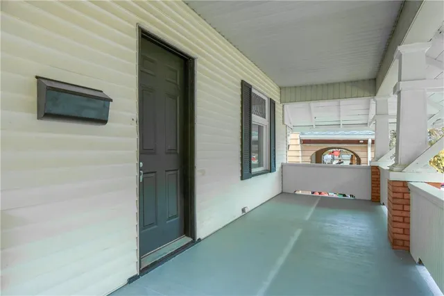 a view of an entryway of a house