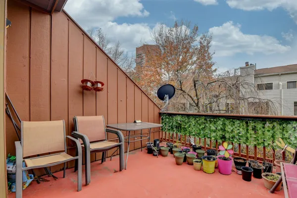 $4,500 | 572 Sanderling Court, Secaucus, NJ 07094