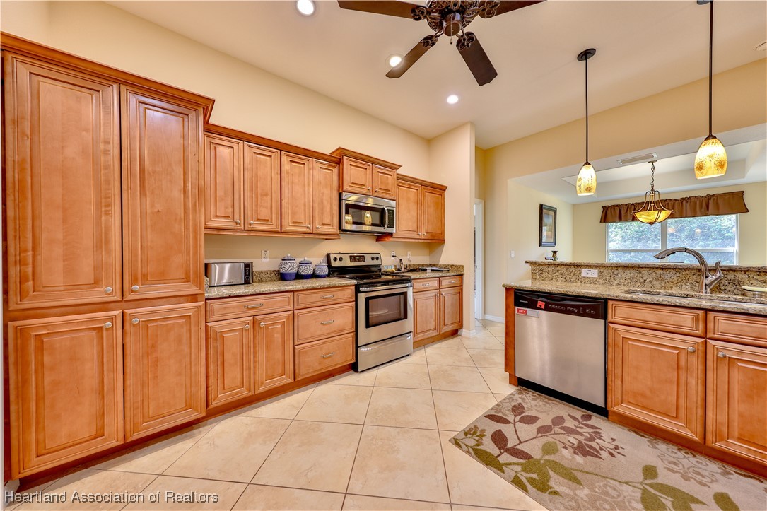 108 Cardinal Road Sebring, FL 33876 - Photo 8 of 29 Gallery Image 8