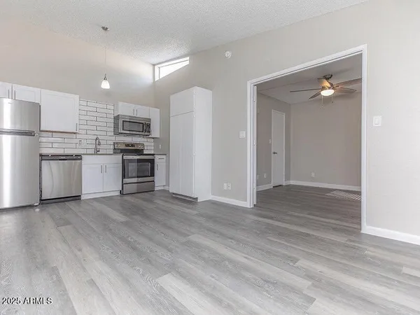 $949 | 13517 West Glendale Avenue, Unit 1, Glendale, AZ 85307