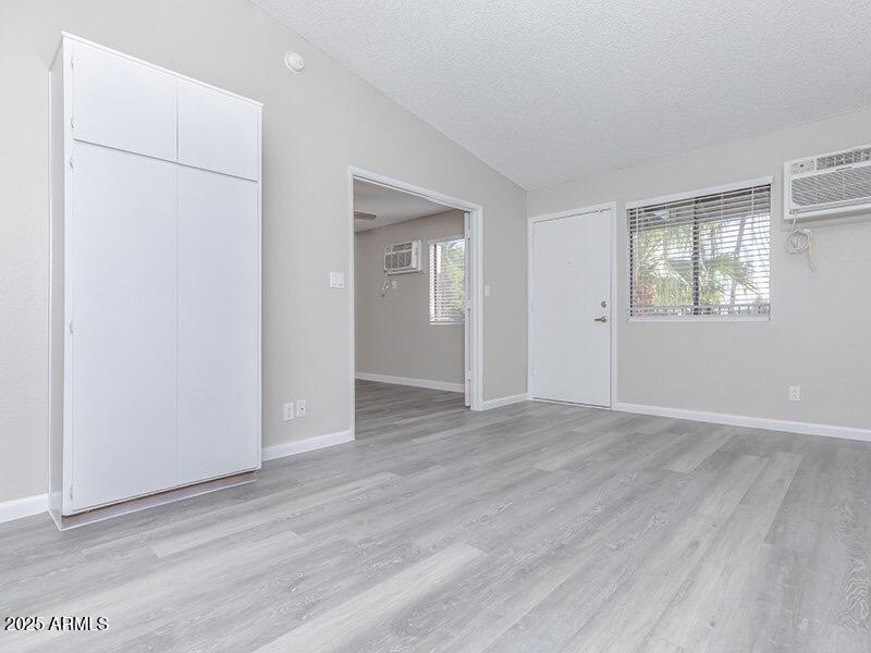 13517 West Glendale Avenue, Unit 1 Glendale, AZ 85307 - Photo 4 of 21 Living