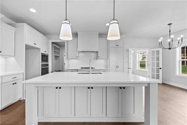 $644,800 | 7601 Northeast 103rd Terrace, Kansas City, MO 64157